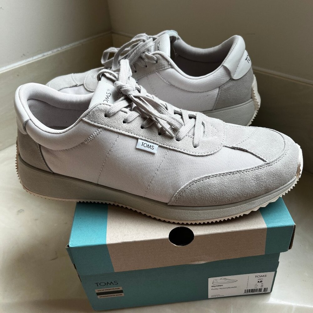 Like new! Toms Wyndon Men's Sneaker Size 12